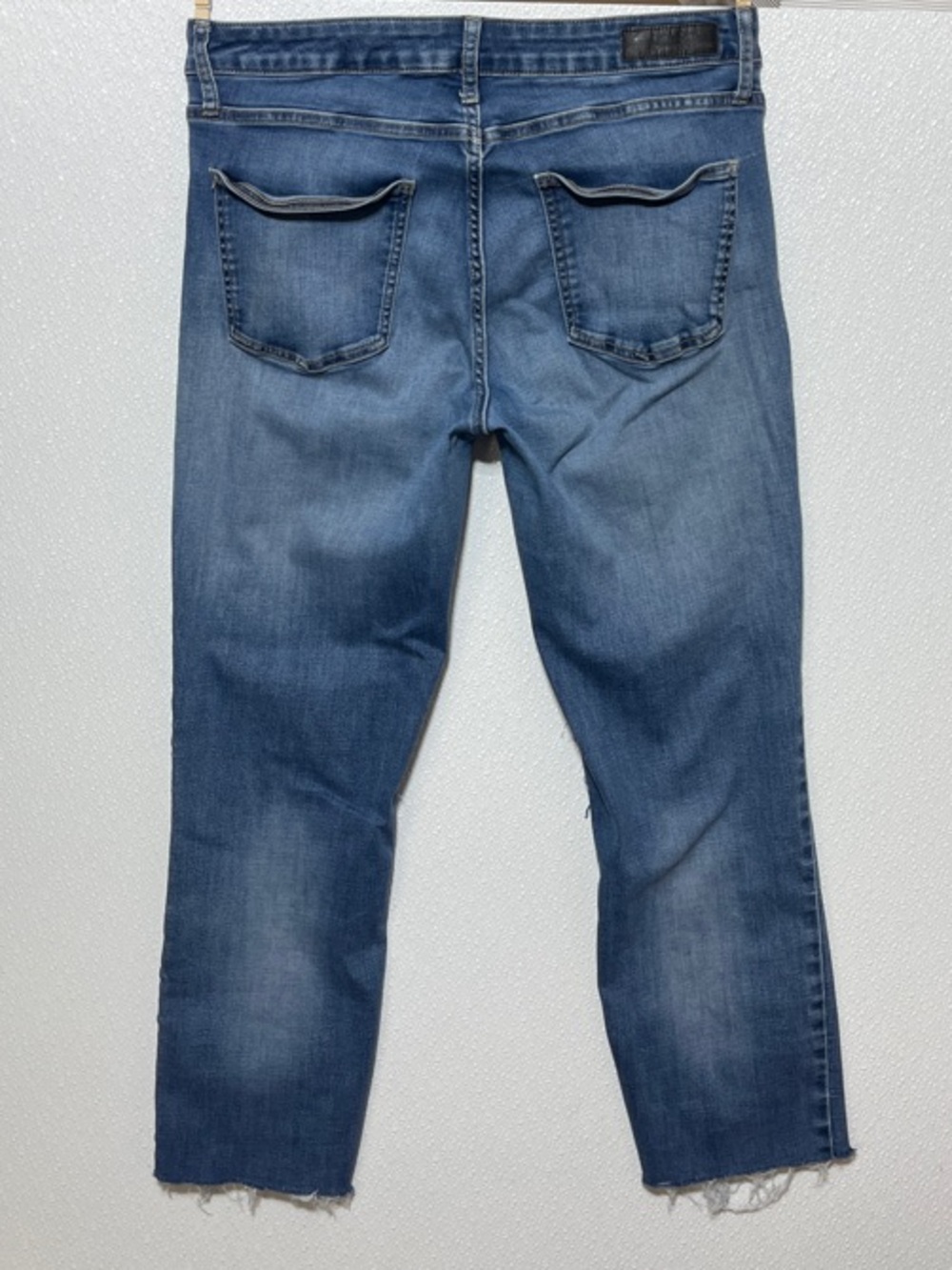 Calvin Klein Women’s Ultimate Skinny Medium Blue Distressed Cropped Jeans - Picture 4 of 4